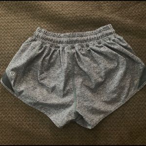 Lululemon Hottie Hot Shorts 2.5”